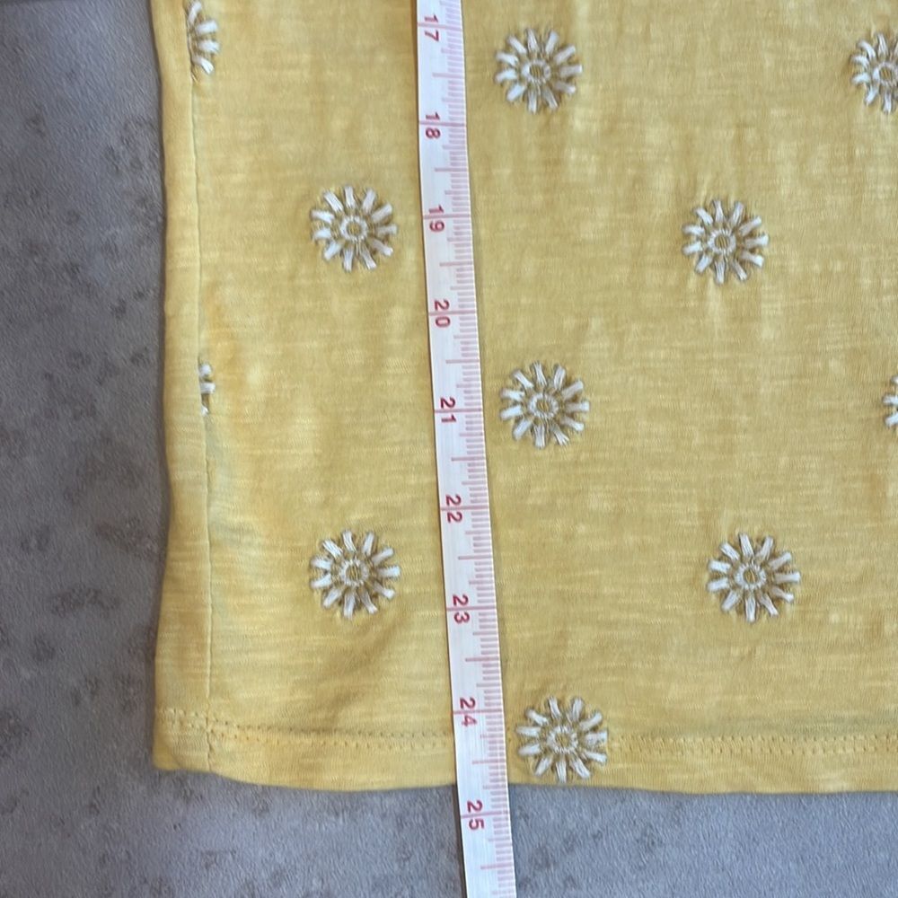 LUCKY BRAND Yellow Embroidered Daisy Short Sleeve Women’s Tee 100% Cotton Size S - Picture 8 of 12